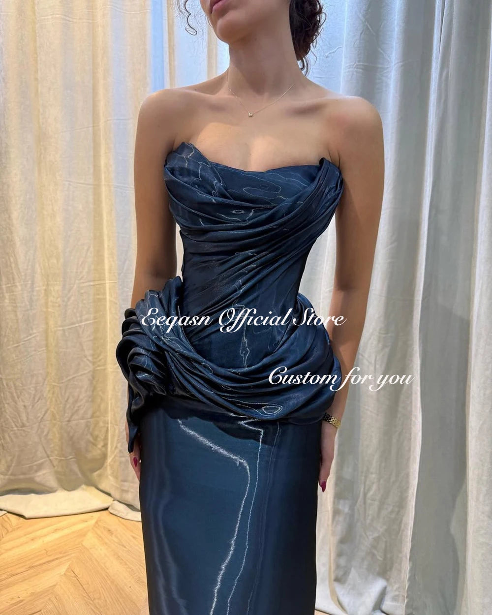 Vestido de Festa Longo em Cetim Azul Marinho – Modelo Sereia Elegante